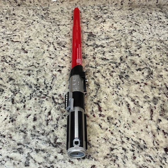 Star Wars Darth Vader Extendable Lightsaber Toy Hasbro 2015 - Picture 1 of 4